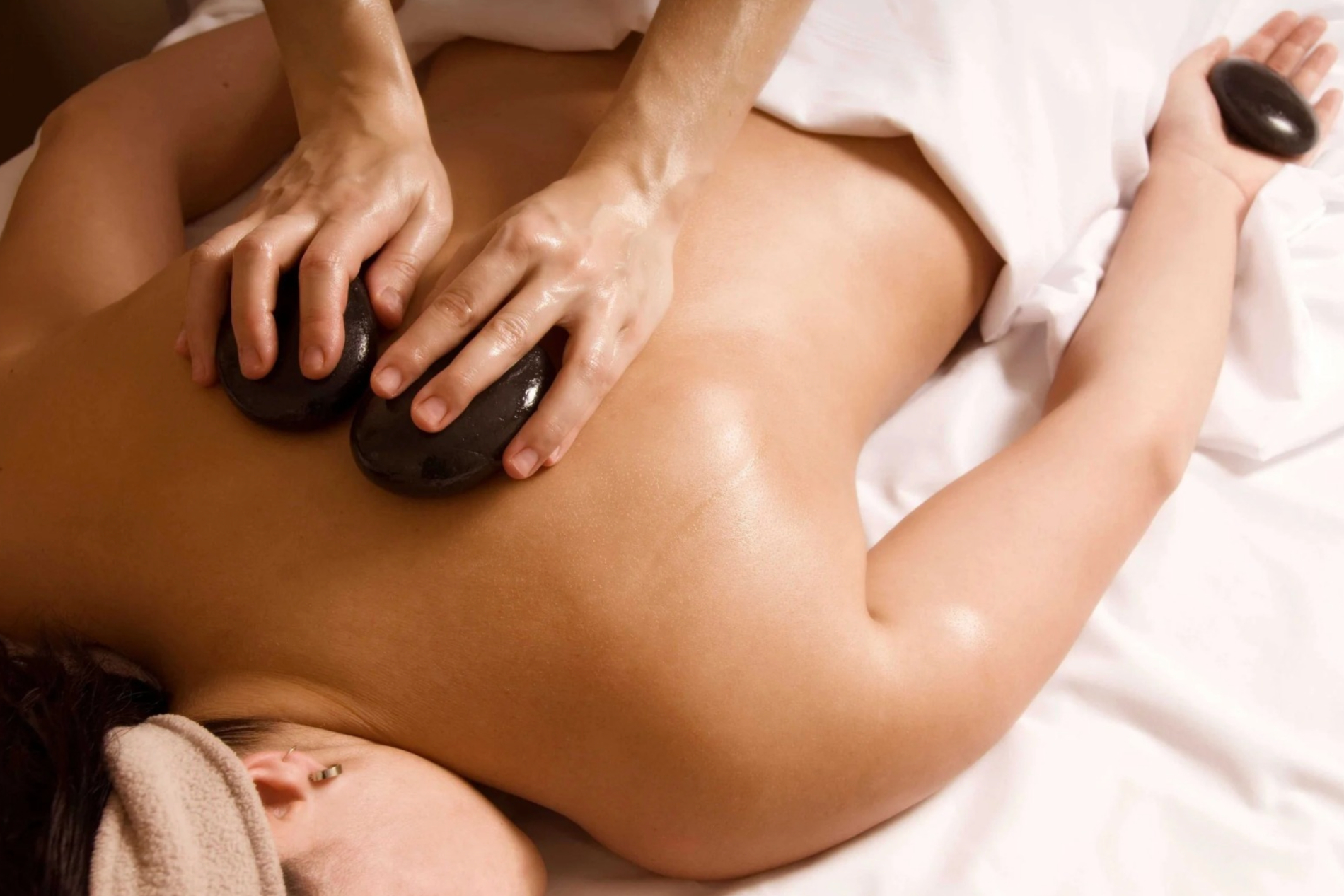 Masáž lávovými kameňmi (Hot Stones Massage) vo Vranove nad Topľou